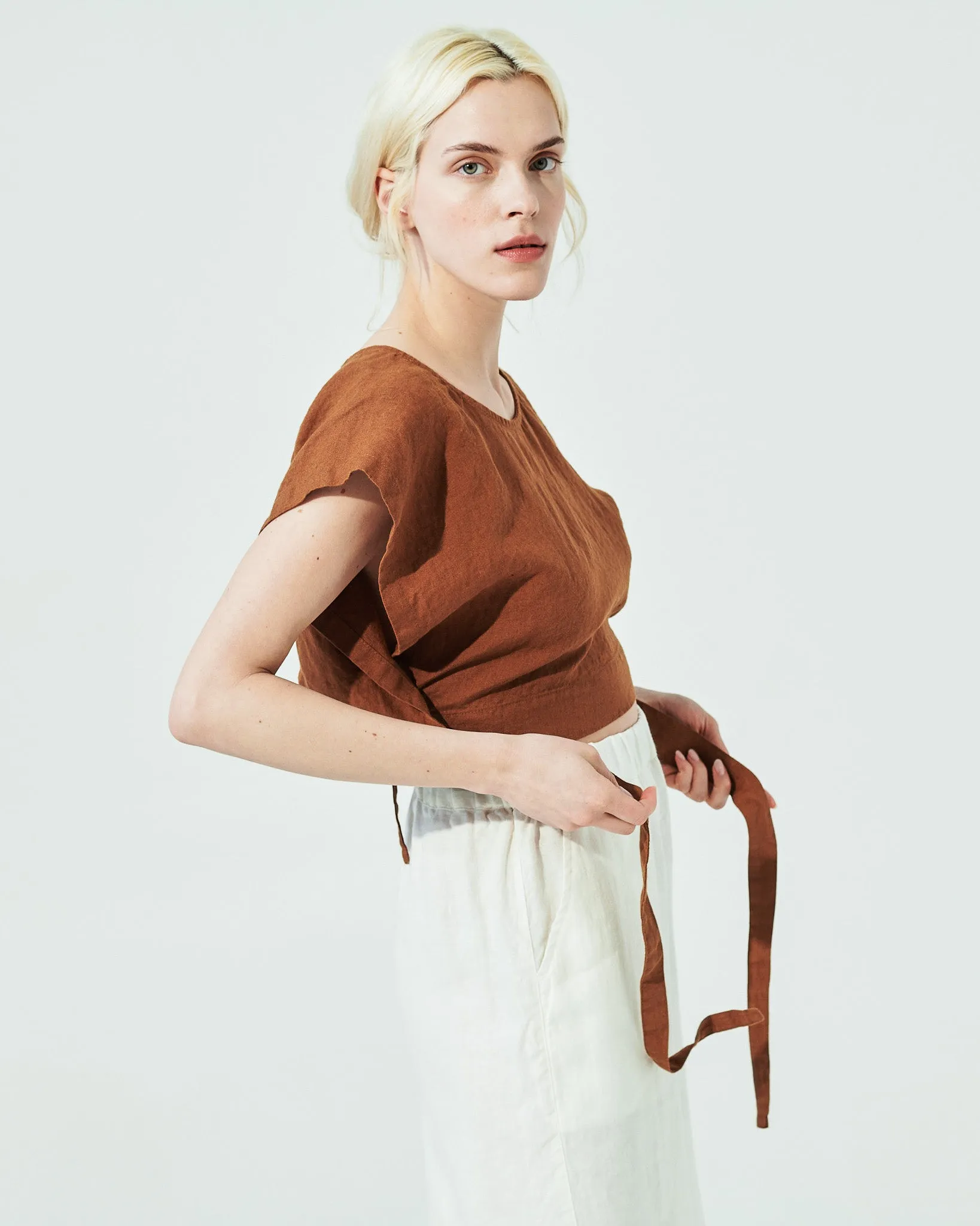 AUGUSTINE cropped linen wrap top