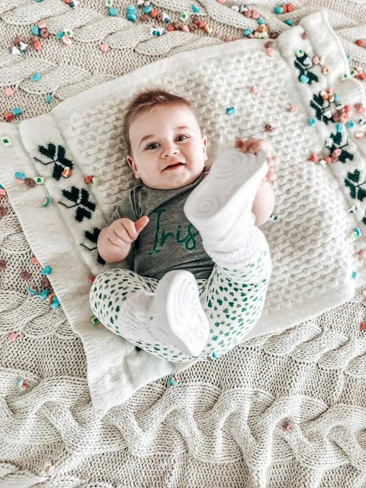 Dainty Shamrocks Leggings