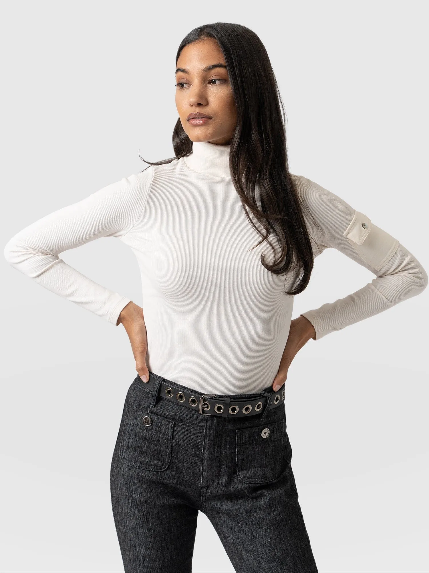 Pocket Turtle Neck - Cream